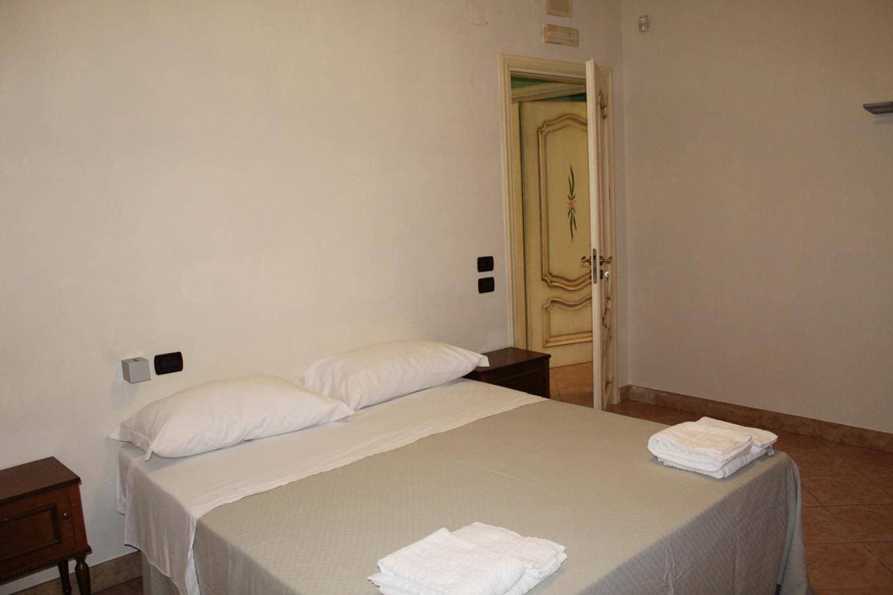 Foto 10 von 13: Double Room with Shared Bathroom