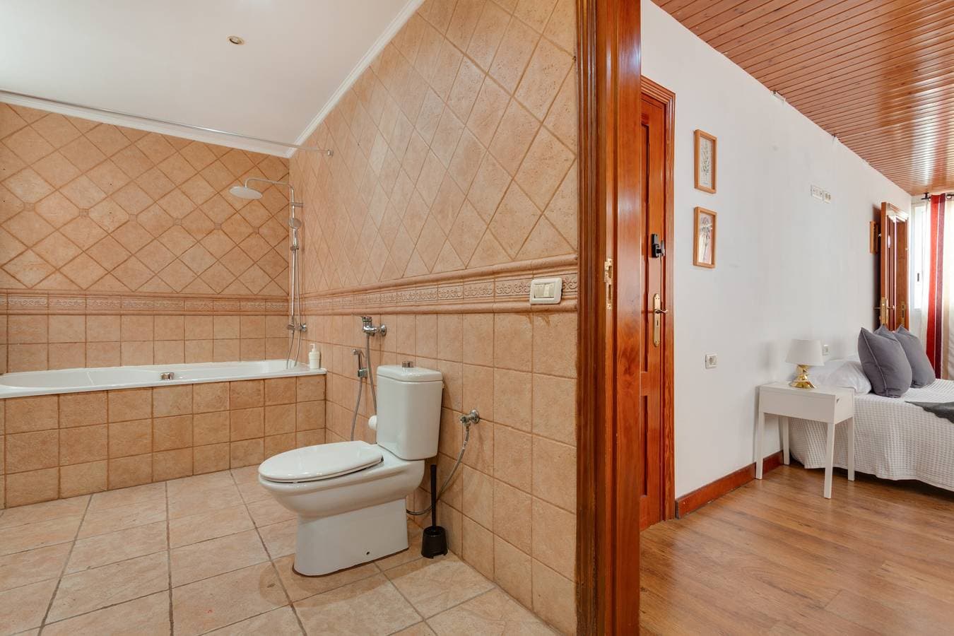 Foto 6 von 23: Studio „Zimmer im Zentrum mit Bad“ mit WLAN in Santa Cruz de Tenerife
