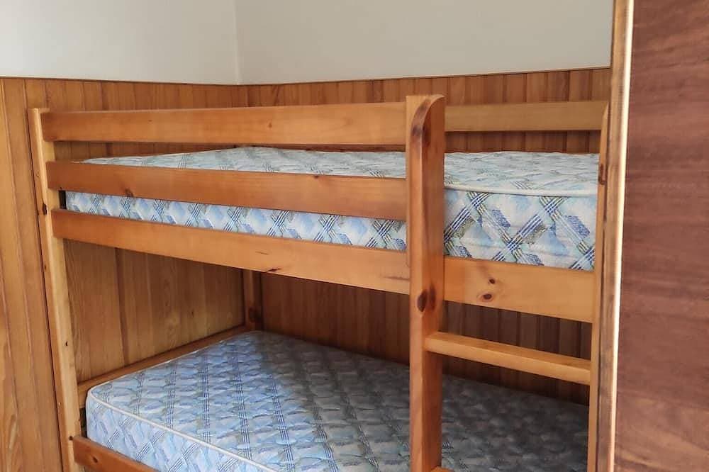 Foto 2 von 24: Charming south-facing studio-cabin for 4 people
