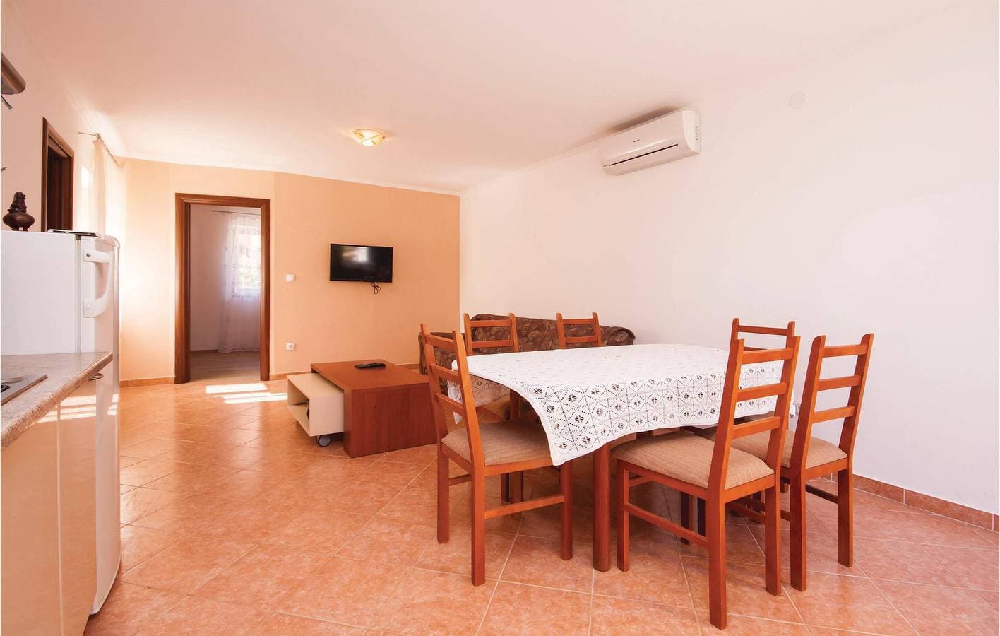 Foto 8 von 18: Gemütliche Ferienwohnung mit Terrasse, Küche und 1,5 km zum Strand