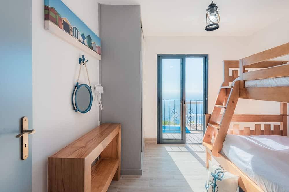 Foto 5 von 30: Blue Sea Villa. Calheta. Panoramablick auf das Meer. Ruhig. Klimaanlage. Parkplatz. W-Lan. Garten