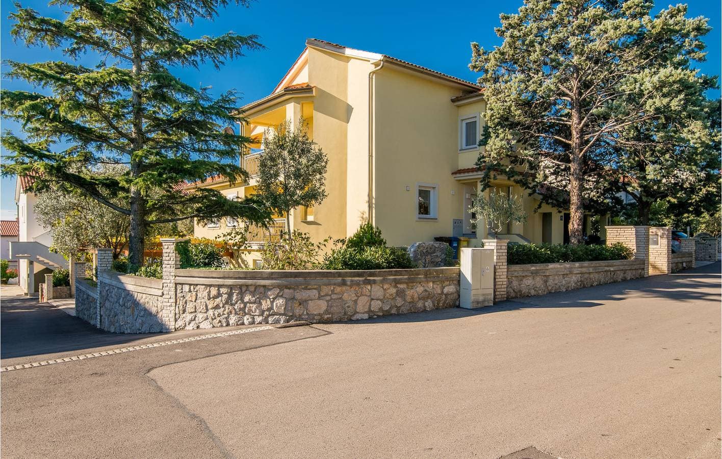 Foto 2 von 23: Gemütliches Apartment mit Meerblick, Terrasse, WLAN und Parkplatz – 900 m vom Strand entfernt