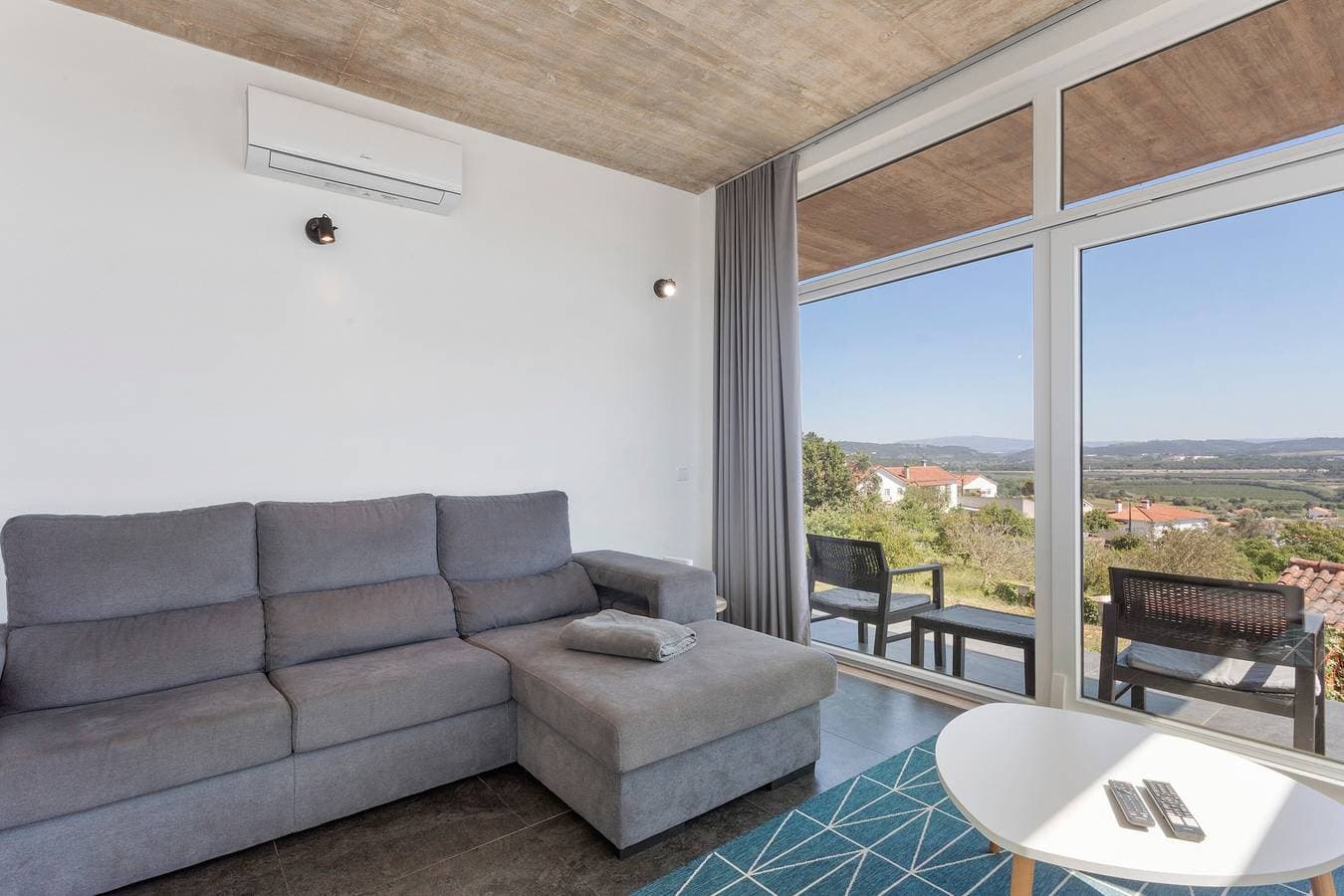 Foto 5 von 31: Apartment „Colina Do Sol 1“ mit Bergblick, WLAN und Klimaanlage