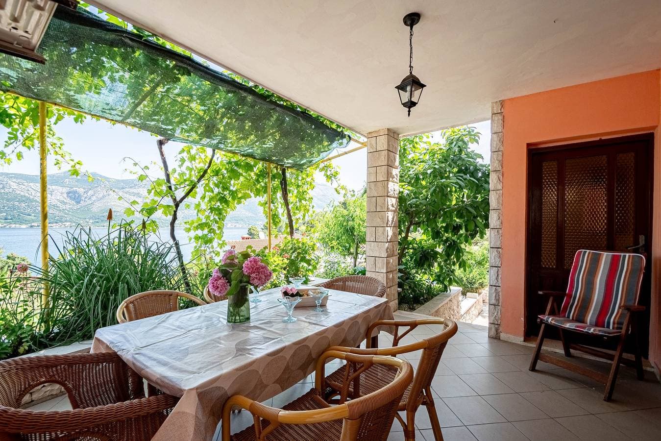 2-Zimmer-Ferienwohnung am Strand Tri Zala, Korcula A-4432-a 1