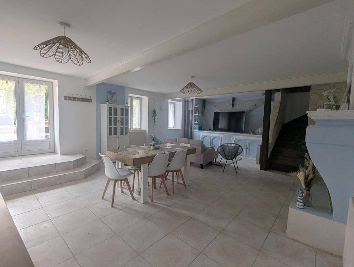 Charentaise house 120 m2 with outdoor area 1