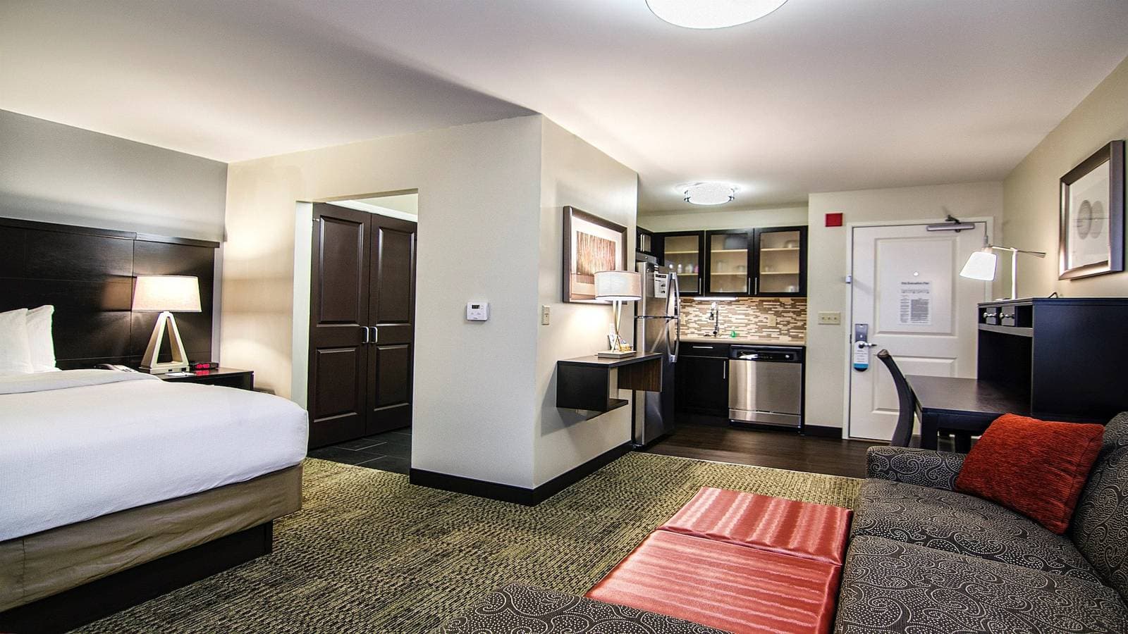 Foto 2 von 19: Staybridge Suites Marquette