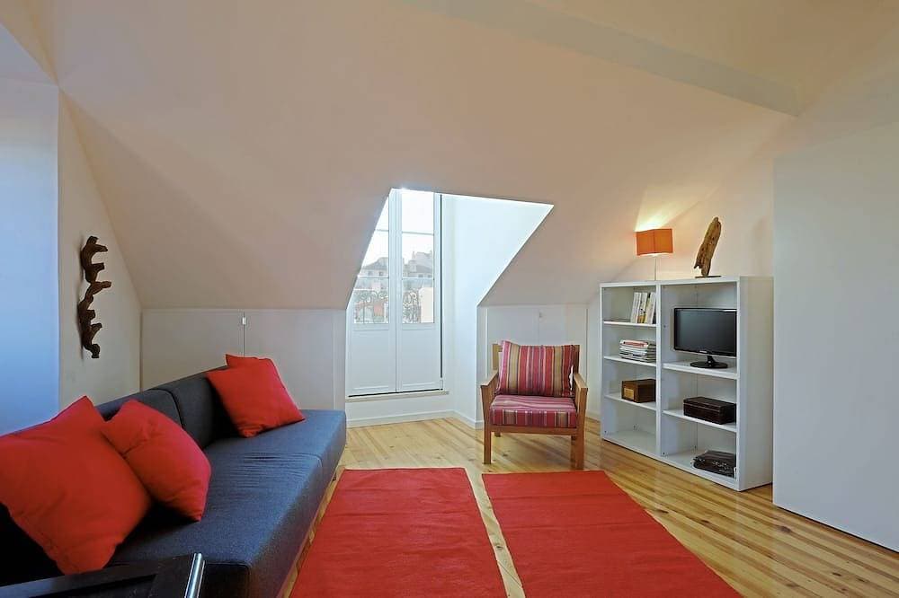 Foto 8 von 20: Alfama, charming attic Terrace with river view - Lisboa vida boa 1