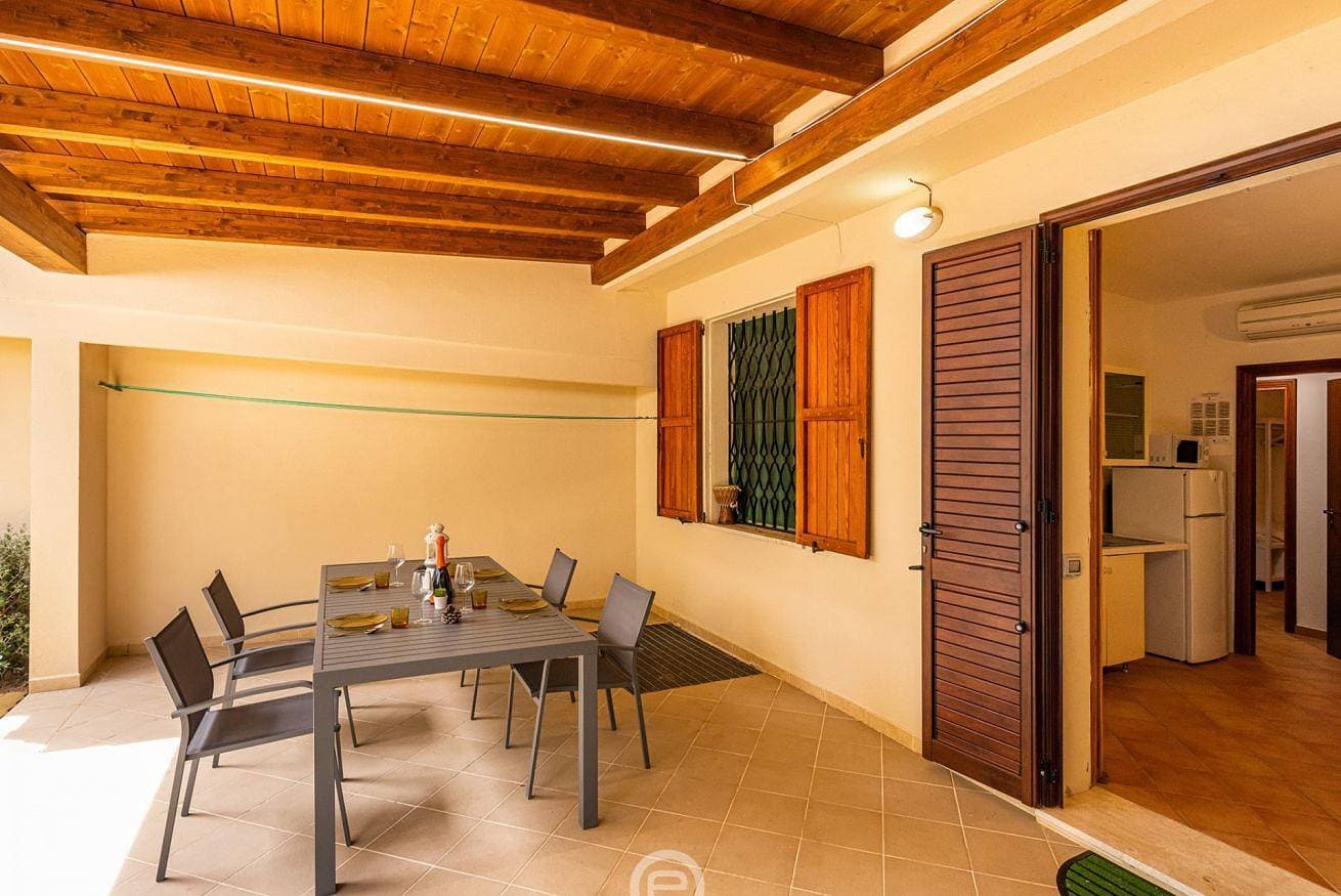 Foto 10 von 47: Ferienhaus für 4 Personen mit Balkon/Terrasse