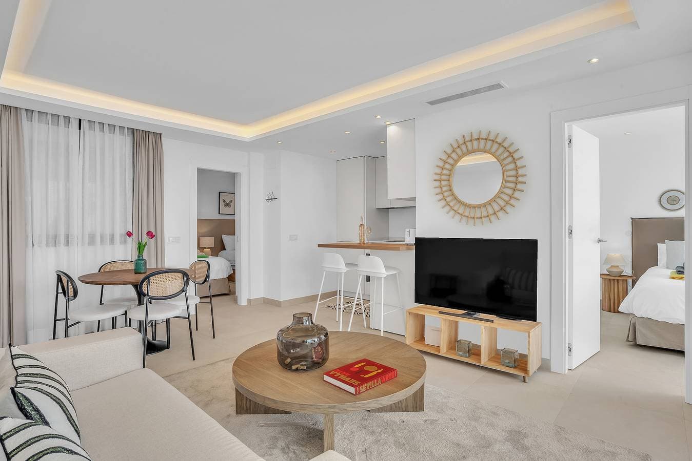 Foto 4 von 48: La Viu - Luxury Beachfront Apartment