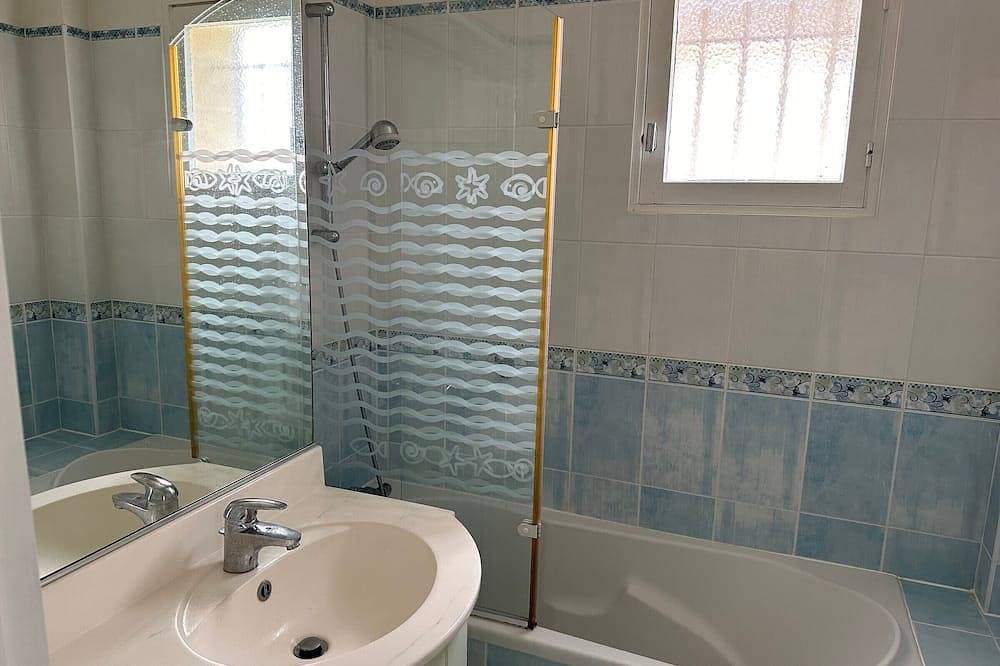 Foto 3 von 13: 2-Zimmer-Wohnung mit Meerblick, Loggia, Parkplatz und voller Ausstattung