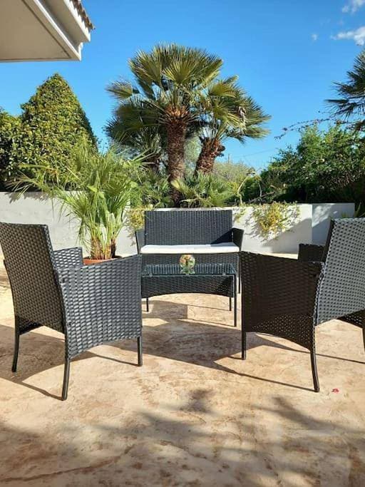 Las Chigias appartamento con giardino a pochi minuti dal mare 1