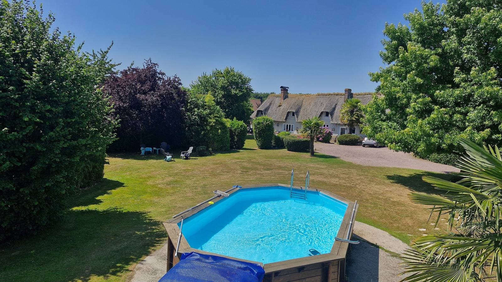 Foto 4 von 25: Bohème-Gîte im Zirkuswagen für 2–4 Personen nahe Honfleur mit Pool