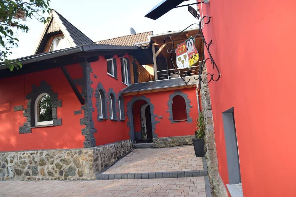 Wellnessburg Charlotte im Südharz mit Sauna und Whirlpool 1