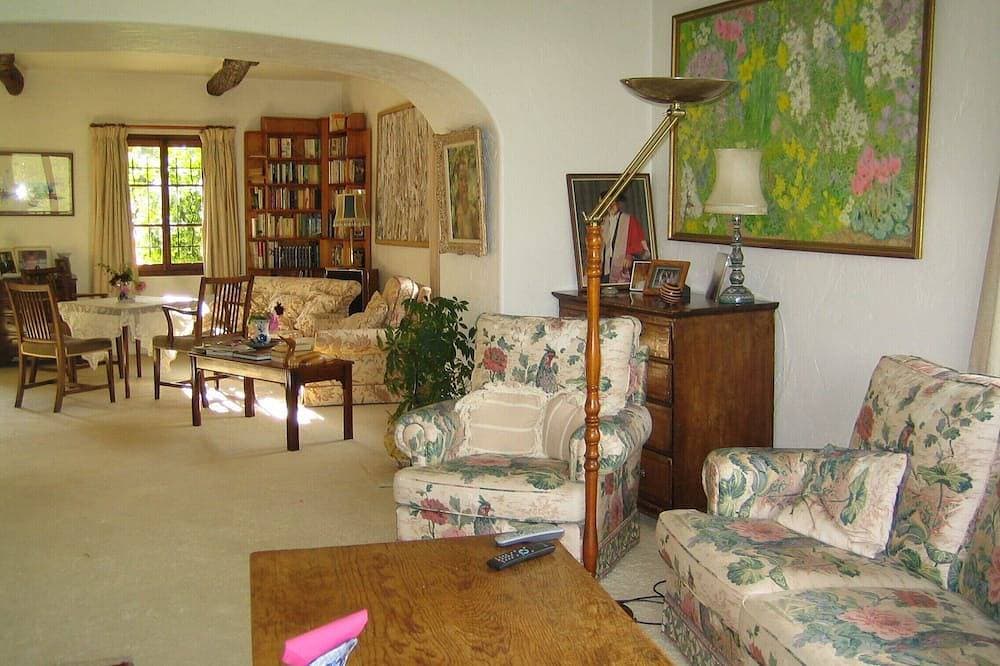 Foto 9 von 23: 17. Jahrhundert Stone Mas auf drei Ebenen, Garten, Pool, privat, klimatisiert