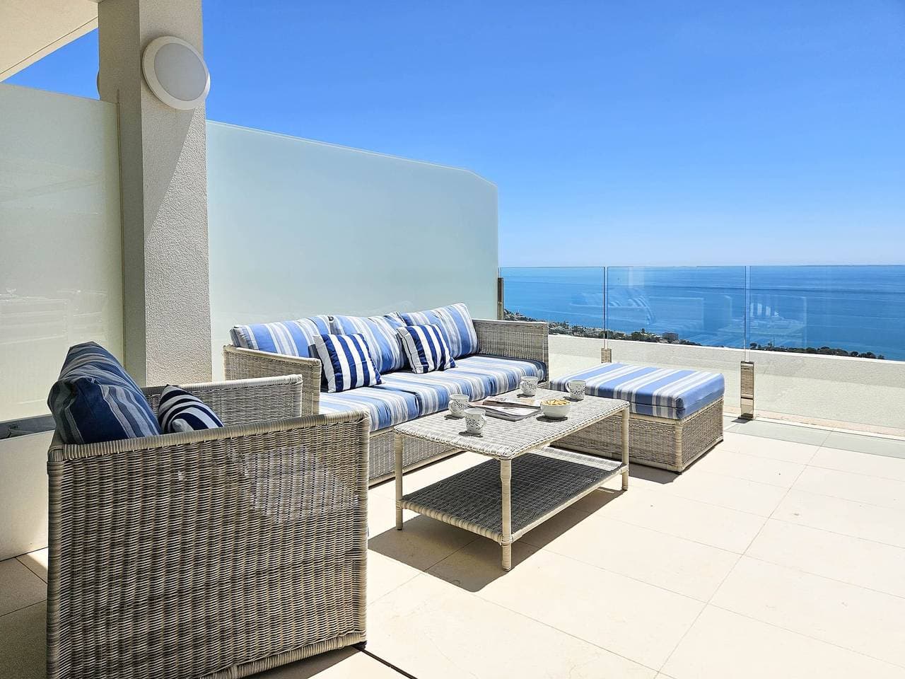 Foto 9 von 67: Luxury Penthouse with Stunning Sea Views