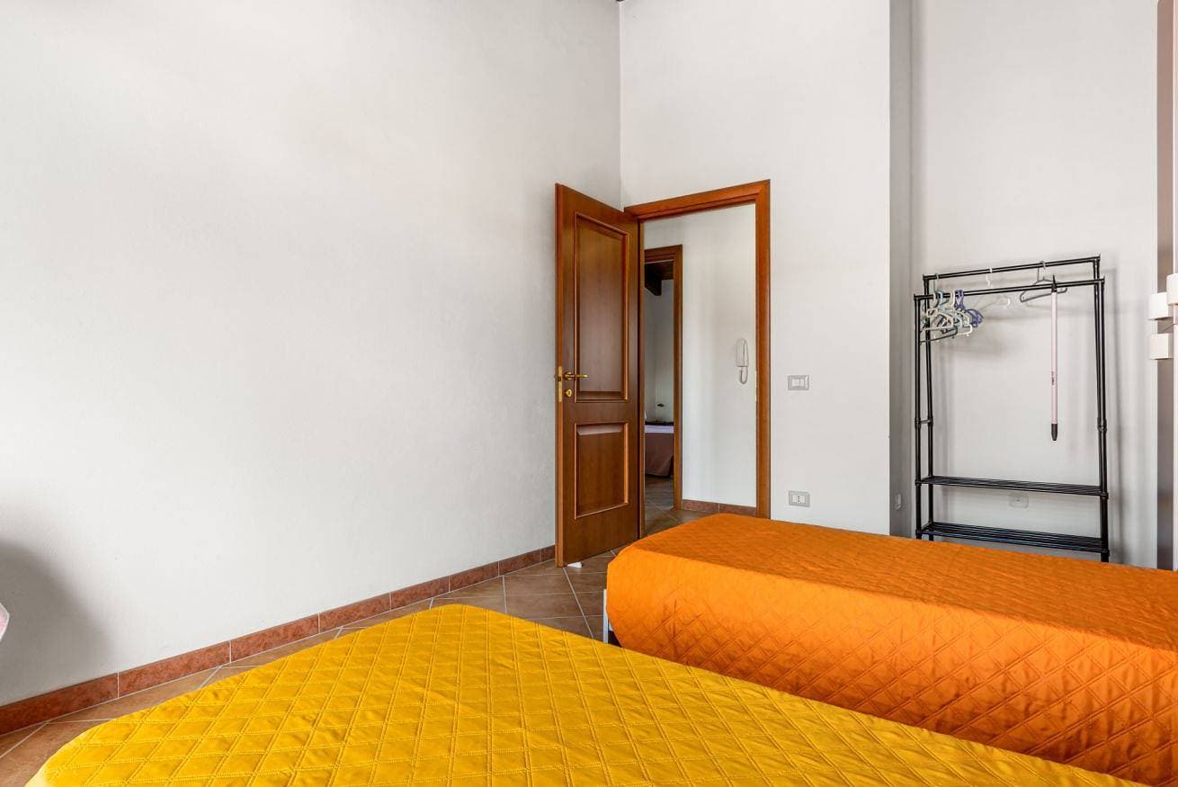 Foto 9 von 25: Ferienwohnung für 6 Personen mit Balkon/Terrasse