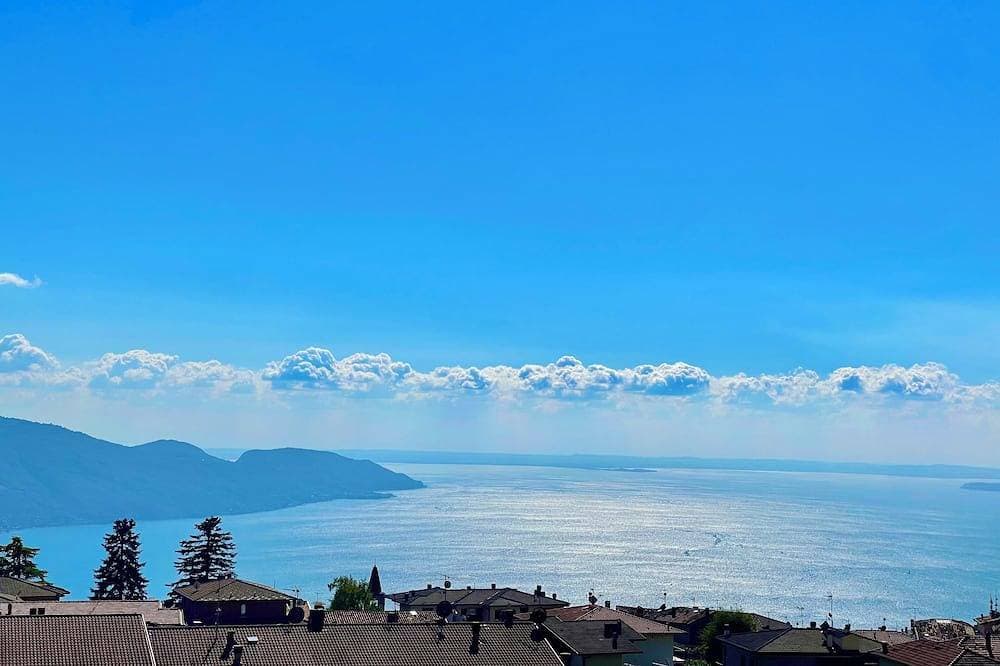 D1Mora Oleandro apartment with terrace Lake View in central area in Tignale 1