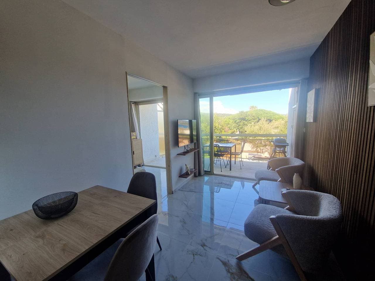 Foto 7 von 15: Charmante Wohnung in Cavalaire-sur-Mer mit Terrasse