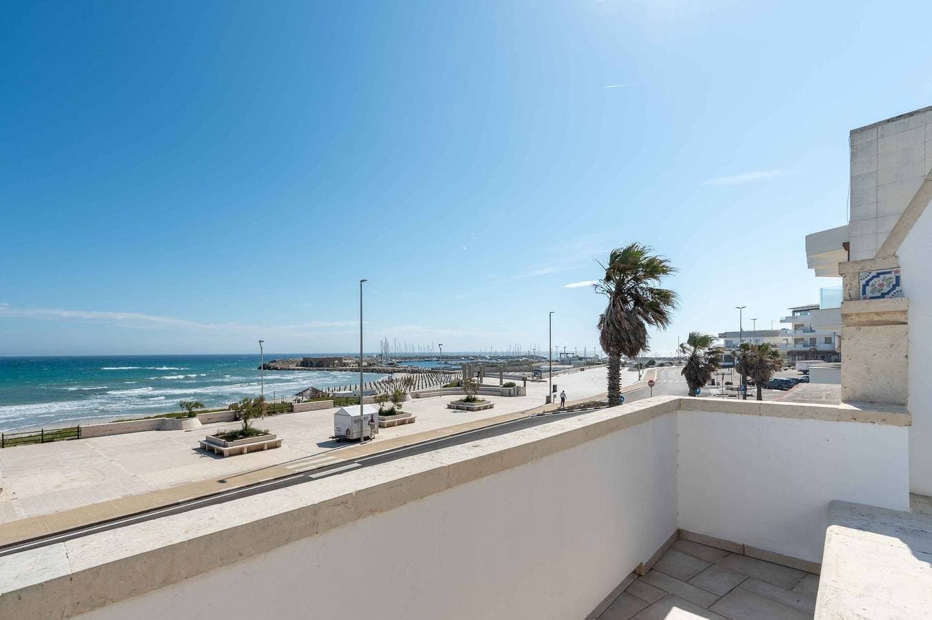 Foto 2 von 31: Apartment 'Terrazza Sul Mare' mit Meerblick, privater Terrasse und Klimaanlage