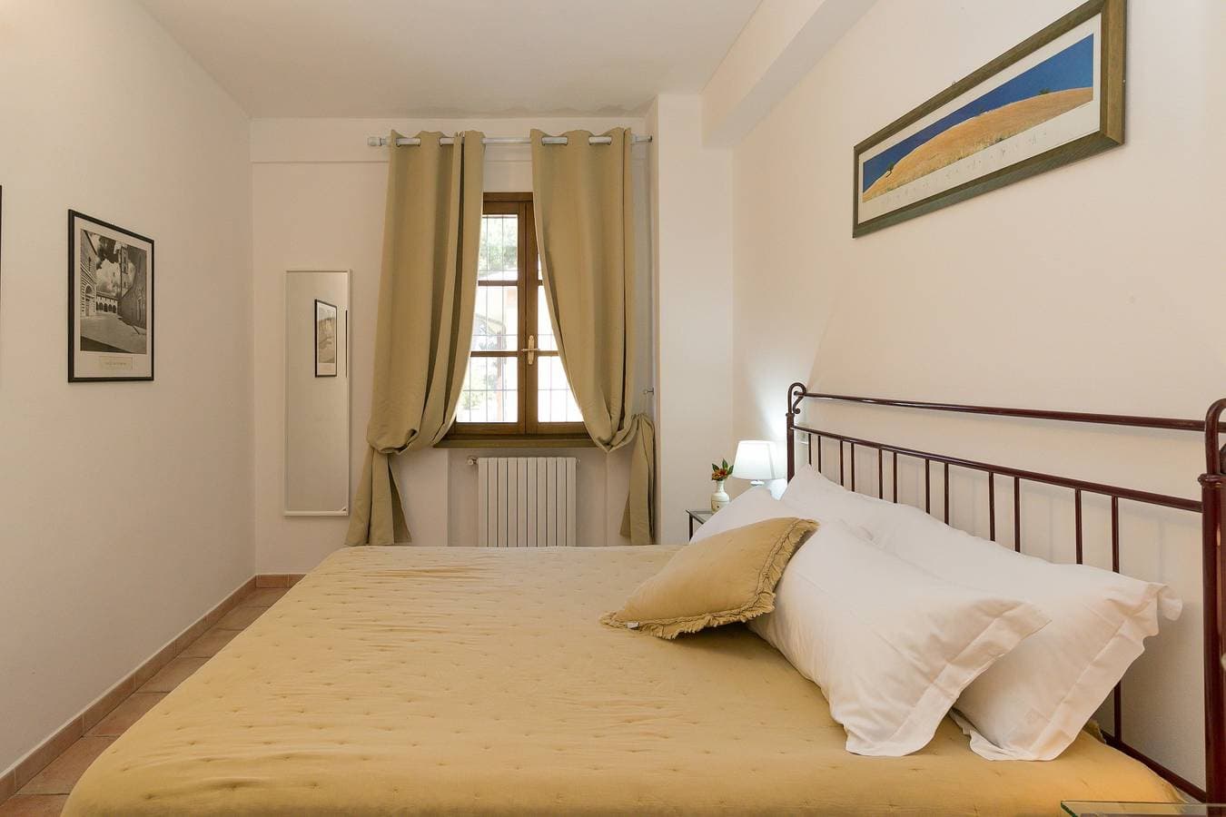 Foto 5 von 29: Podere Nuti – 1 La Regola: Überdachte Terrasse, Pool & Garten, privater Parkplatz