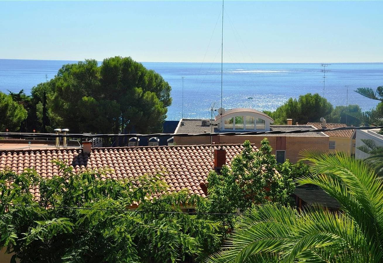 Foto 2 von 26: 'Villa am Meer - 3 Schlafzimmer' mit Gemeinschaftspool und WLAN