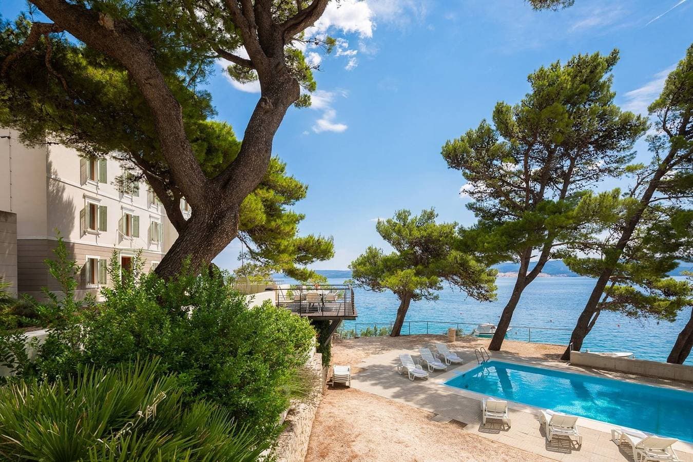 Foto 9 von 73: Luxury Beachfront Villa Sea Palace Omis with Pool