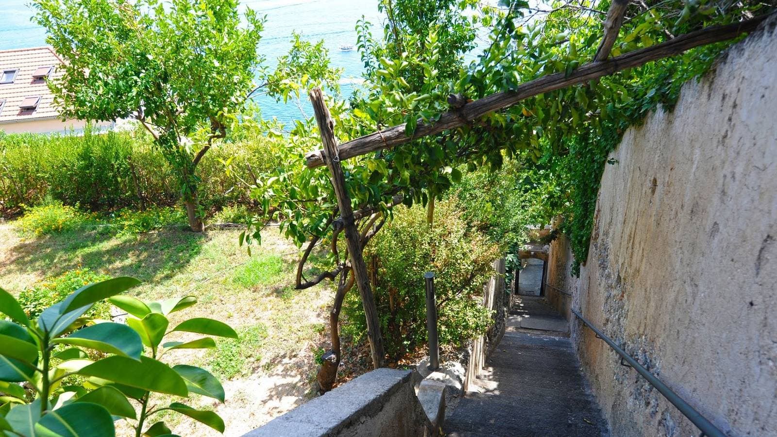 Foto 8 von 21: Ferienwohnung für 4 Personen mit Garten