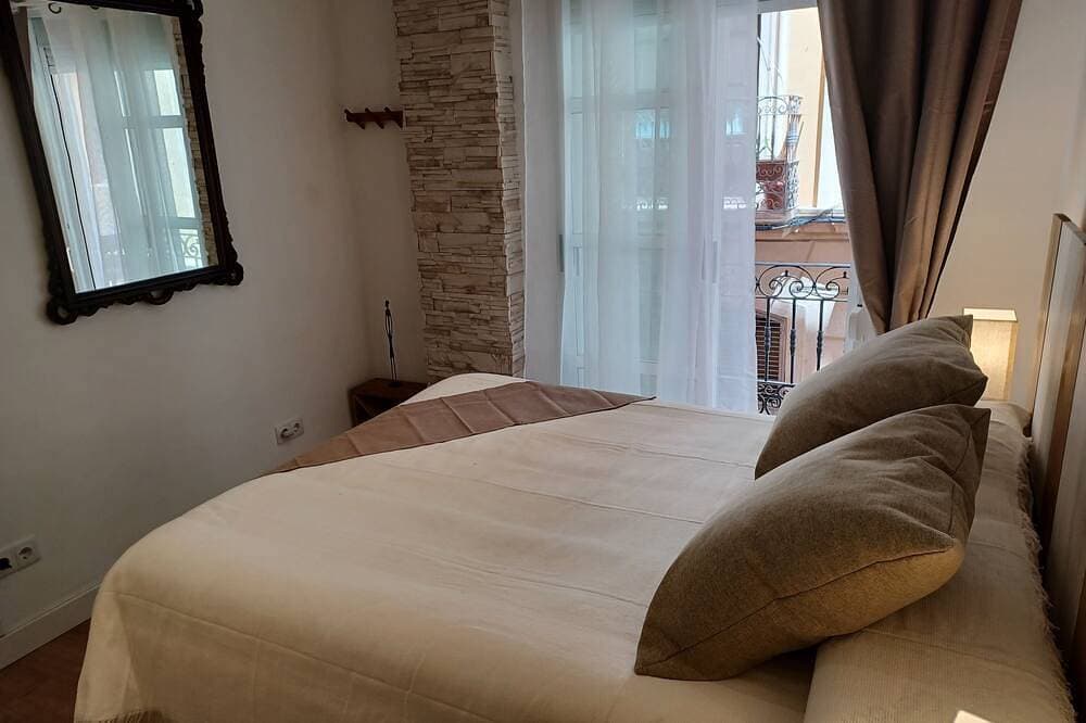 Foto 3 von 30: Fantastic central and romantic studio 5 min. from the beach-Wifi-Aire Acon.