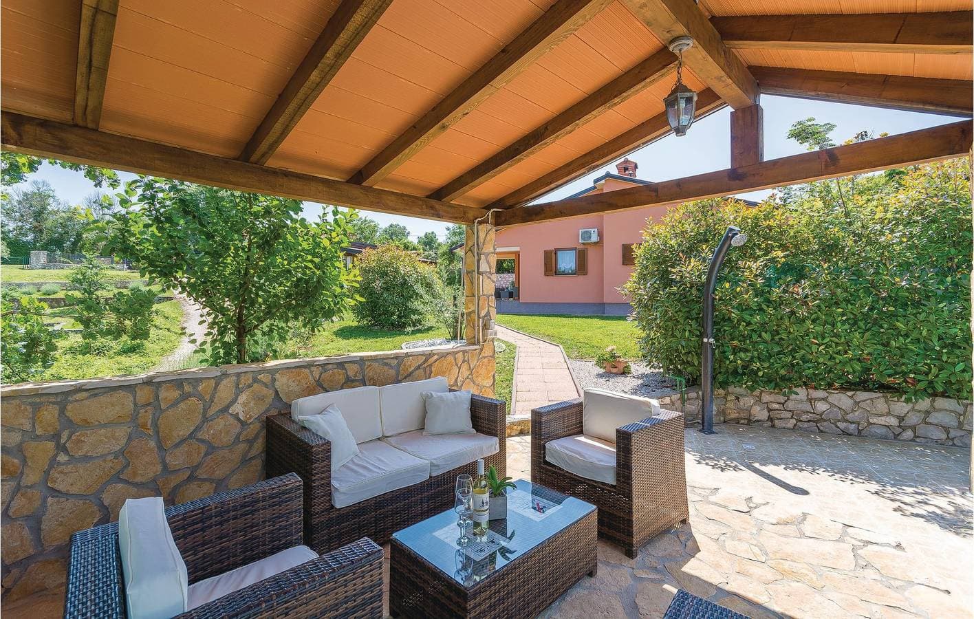 Foto 11 von 35: Geräumige 130 m² große Wohnung mit Pool, WLAN und Parkplatz in der Nähe von Sehenswürdigkeiten