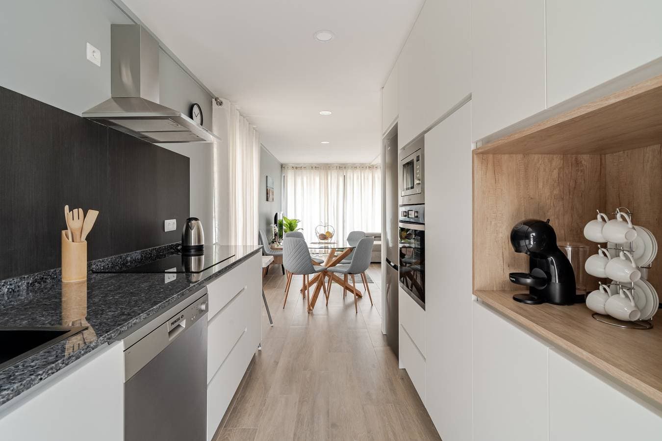 Foto 9 von 25: Ferienhaus 'Felicidade' mit Bergblick, Wi-Fi und Klimaanlage