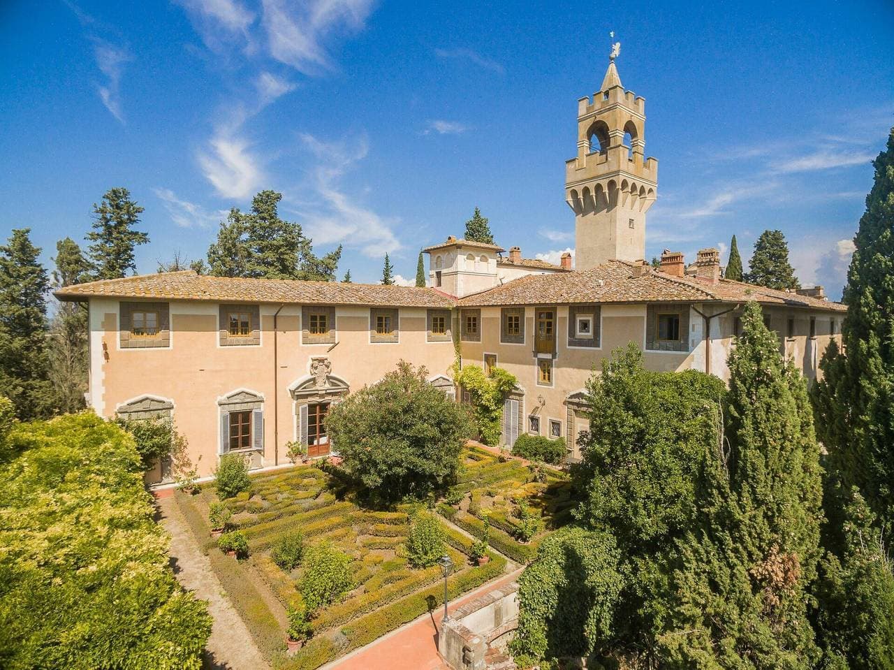 Schloss für 3 Personen mit Pool