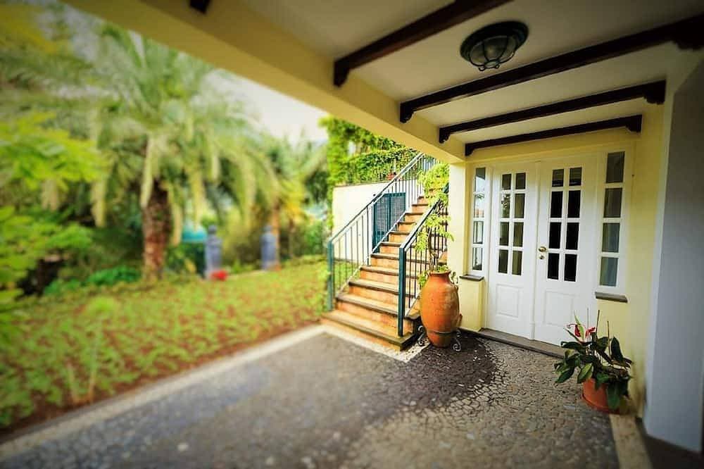 Foto 10 von 22: Exklusive Villa mit Gartenpool