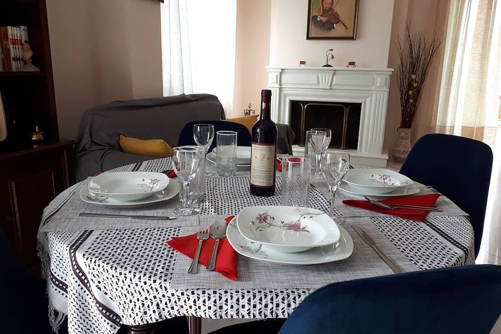 Foto 12 von 21: Meerblick, große und komfortable Wohnung in Voula