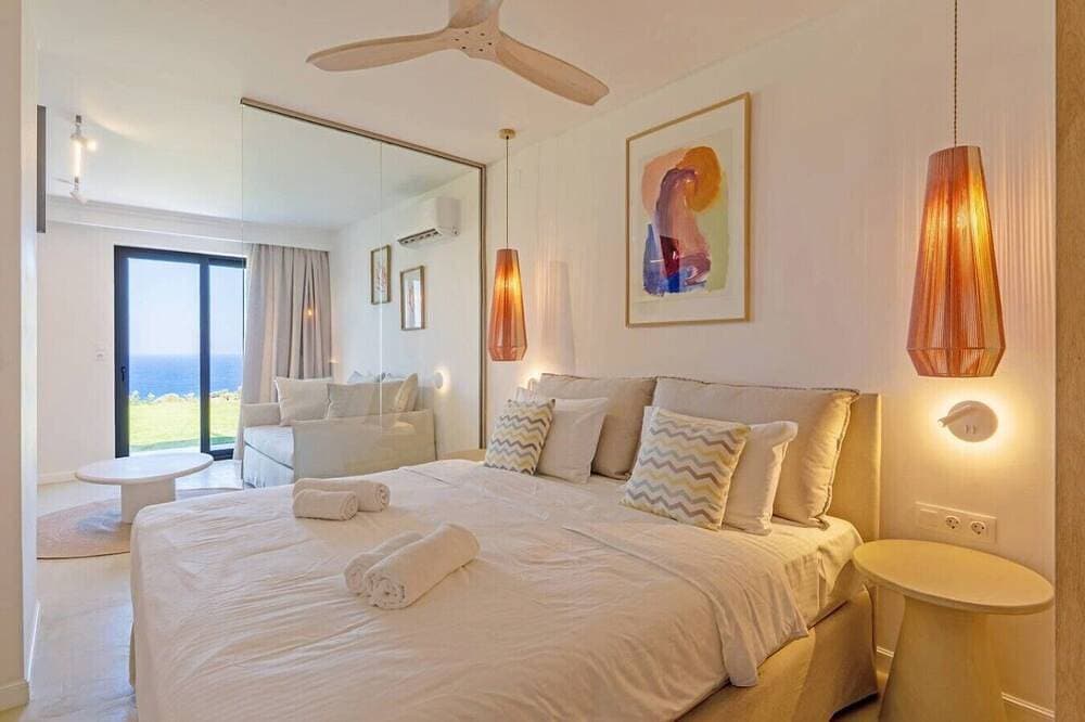 Foto 6 von 30: New Seaview Studio with Hot Tub & Garden ,5 min to Beach & Shops