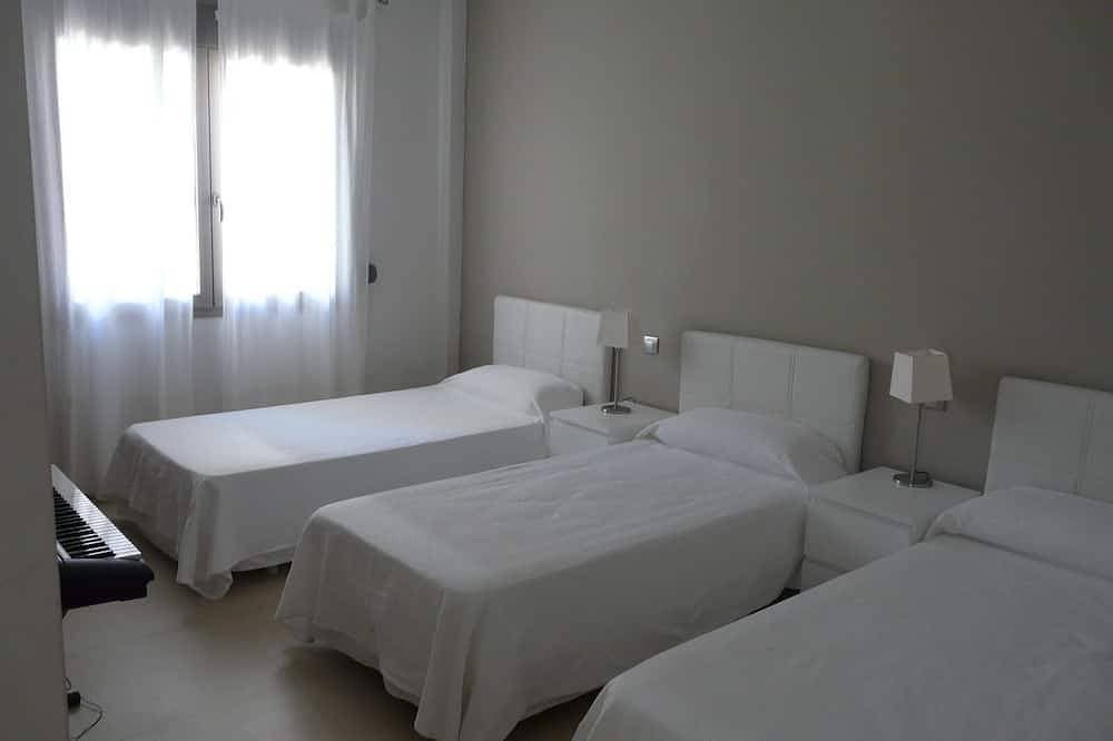 Foto 4 von 28: Moderne Villa mit Pool und schläft 8