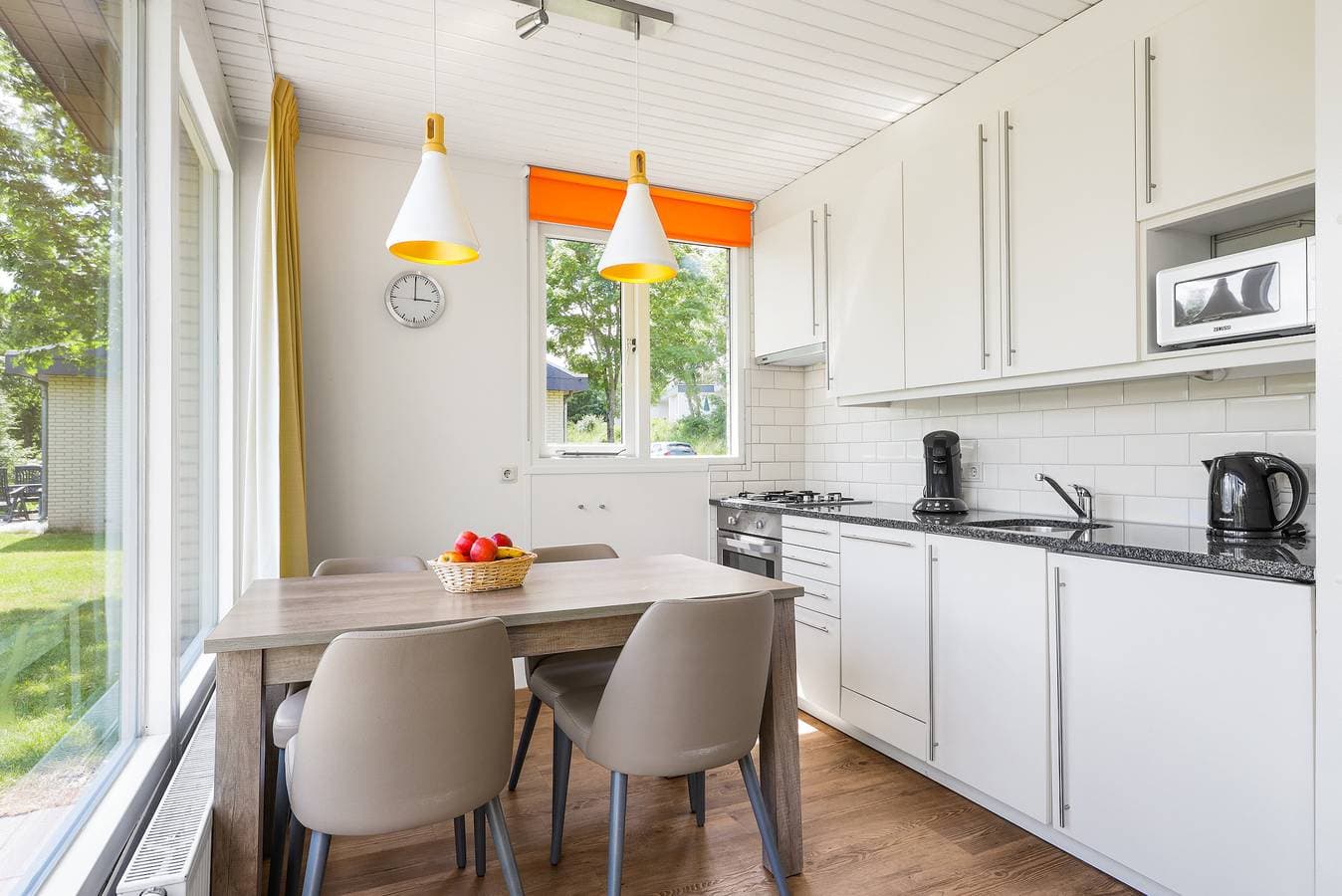 Foto 6 von 30: Bungalow für 4 Personen mit Balkon/Terrasse