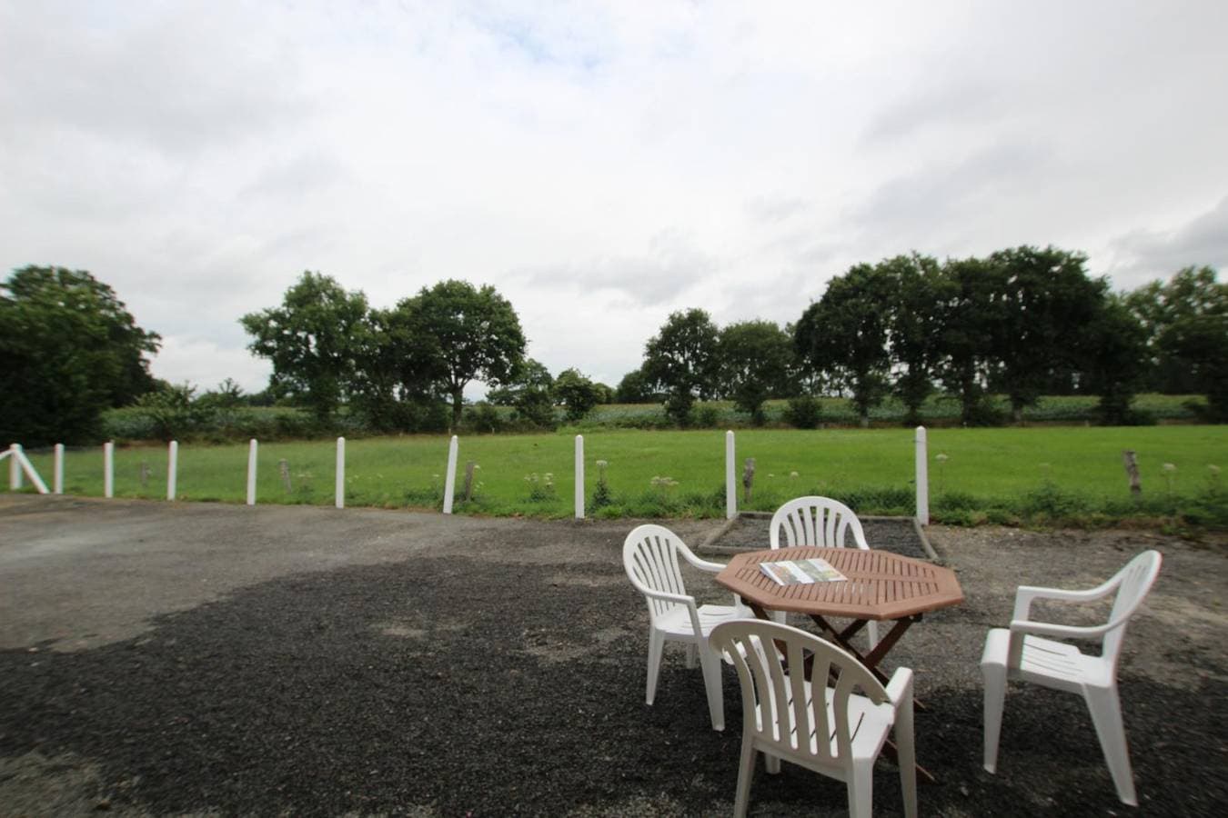 Charmante Gite mit TV & Garten 1