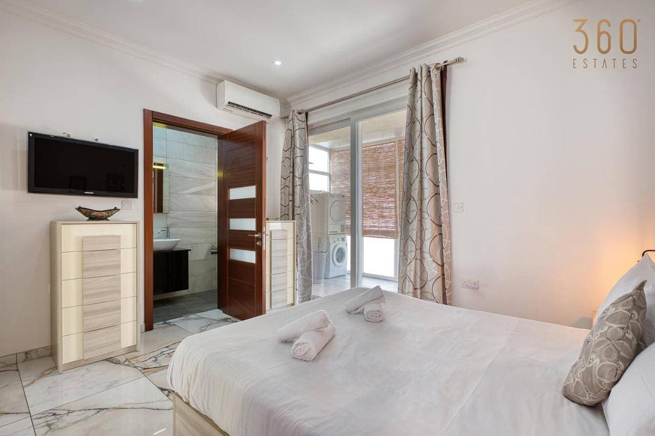 Foto 8 von 38: Three-Bedroom Premium Apartment with Balcony