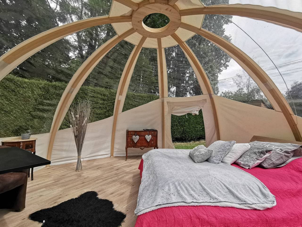Foto 8 von 31: Gästezimmer „Bulle des Châteaux“ mit WLAN und Pool