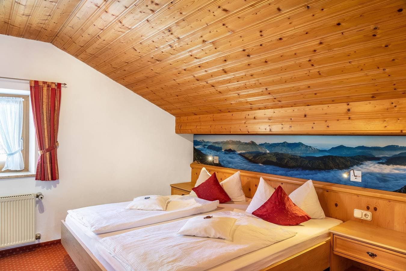 Foto 8 von 18: Ferienwohnung 'Alpenblick Tilly - Walchensee' mit Bergblick, Gemeinschaftsgarten und WLAN