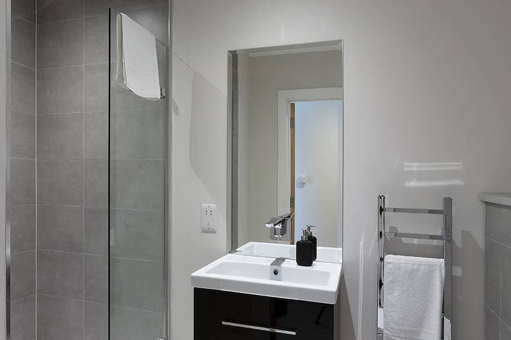 Foto 10 von 30: Immaculate Central Windsor Town House