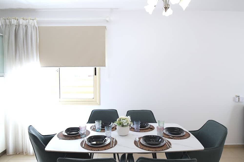 Foto 12 von 30: Elysia park - Charming 2Br Townhome with Pool, Gym, Free parking-Paphos central