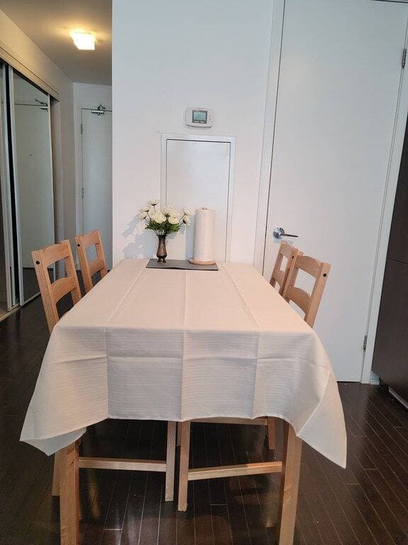 Foto 6 von 15: Luxury Condo in Financial District across Cn Tower