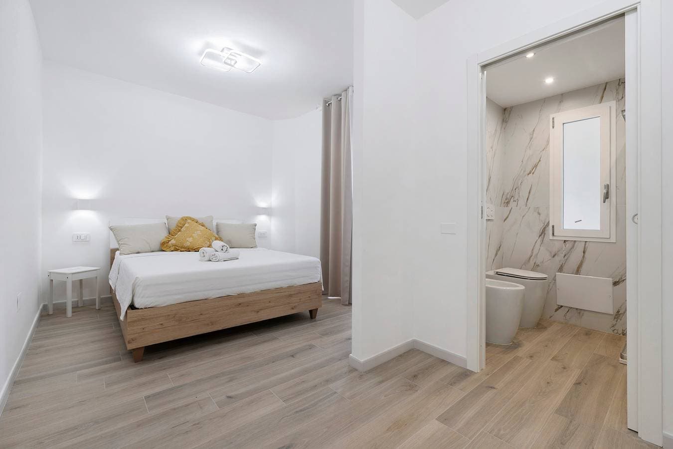 Foto 8 von 28: Villa Matilde Domo Boutique – Stanza Chiara: Doppelzimmer mit Terrasse, Pool & Nähe zum Meer