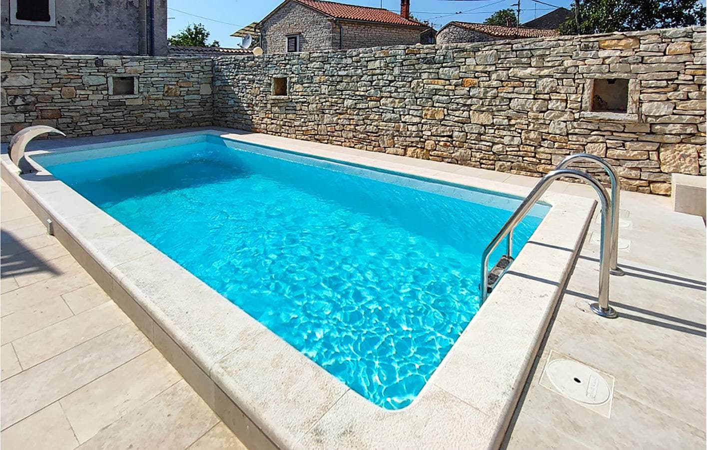 Foto 12 von 29: Geräumige 200 m² große Wohnung mit Pool und Terrasse, 2 km vom Stadtzentrum von Kanfanar entfernt
