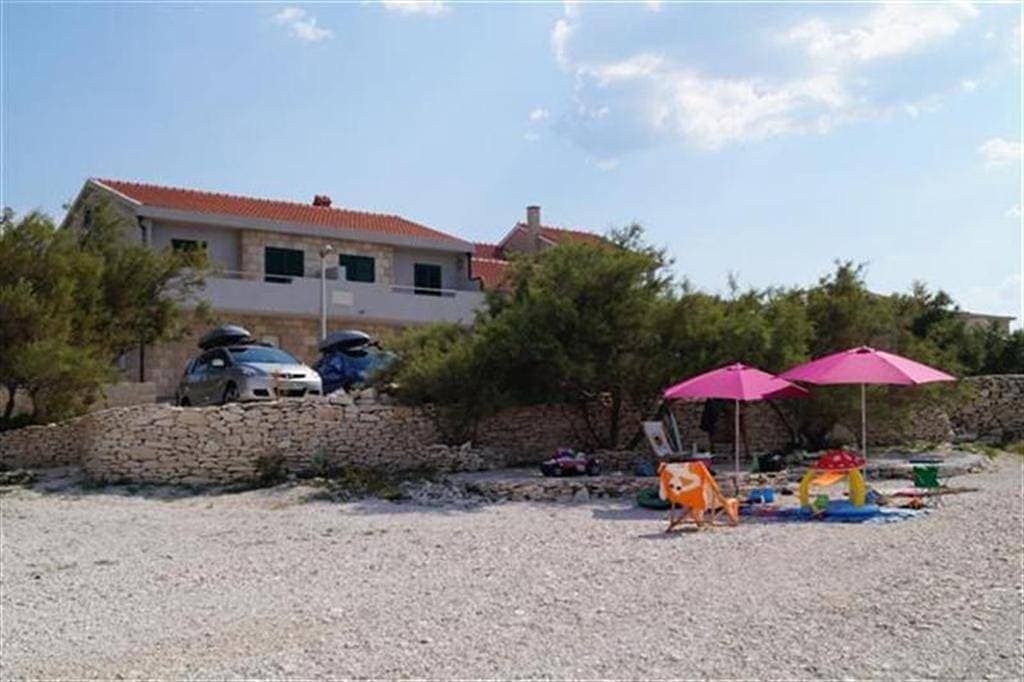 Foto 2 von 30: Ferienwohnung in Povlja mit Meerblick, Terrasse, Klimaanlage, W-Lan (4936-1)