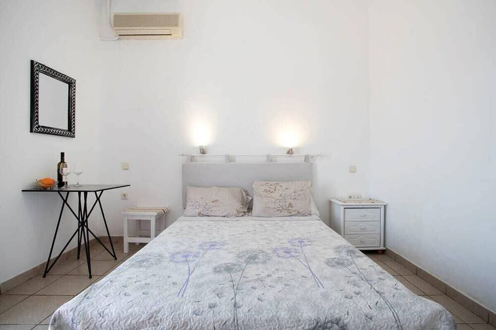 Foto 3 von 11: Mata, Feiertage in bunten Spetses