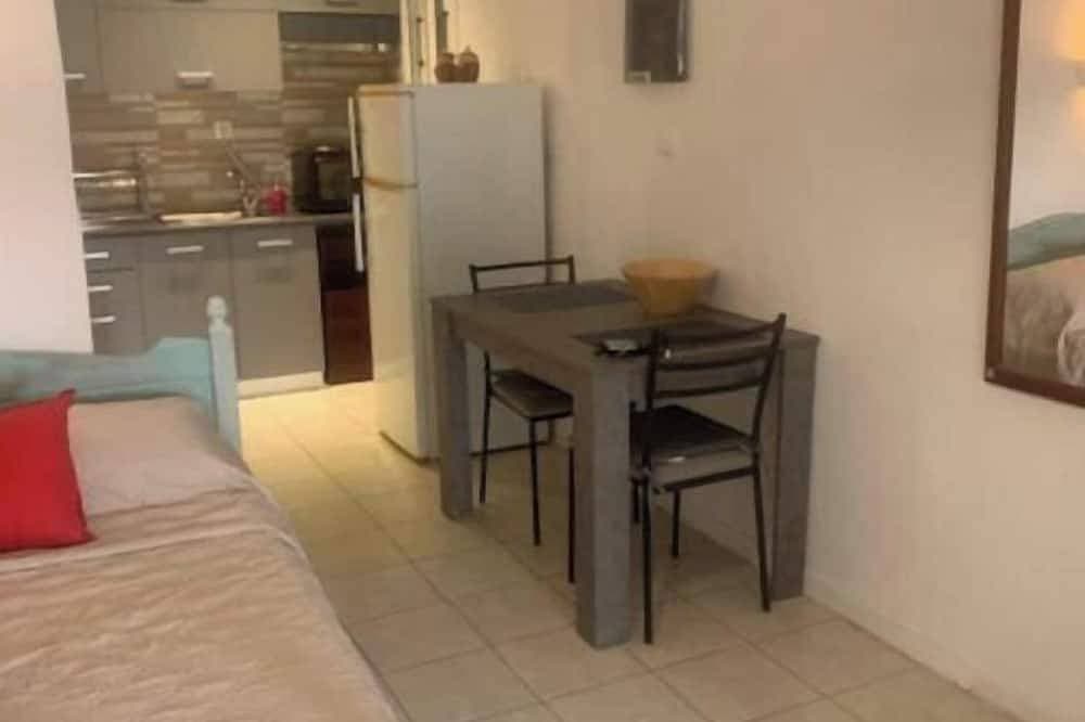 Foto 6 von 27: Lovely apartment with balcony in Saronida