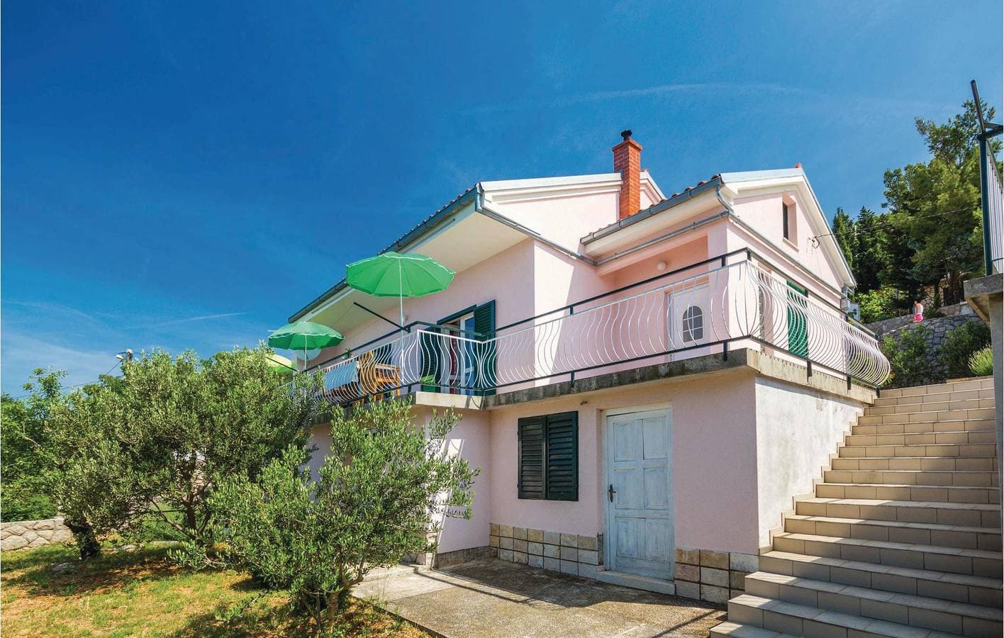 Charmantes Apartment mit Meerblick, Terrasse, Parkplatz und Zugang zum Strand 1