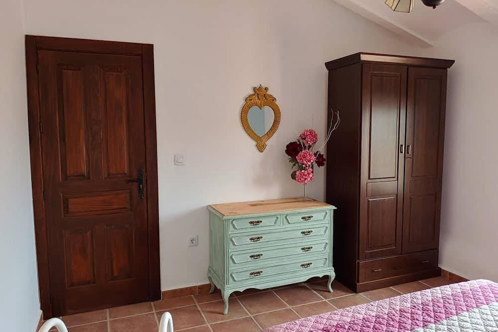 Foto 2 von 10: Zimmer 'Fresa' mit Bergblick, WLAN und Klimaanlage